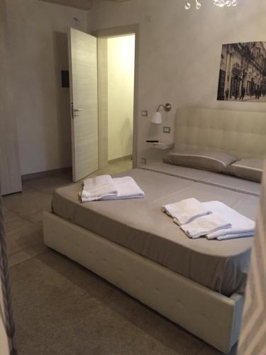  Aurispa ROOMS in Noto