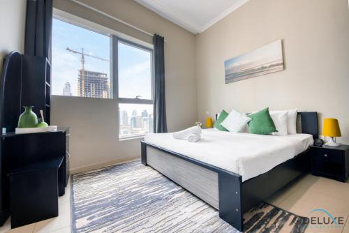 Overlooking Marina Canal 1BR Close to Mall, Promenade & Beach, Bay Central 1, Dubai Marina by Deluxe Holiday Homes, Dubaï (photo 3)