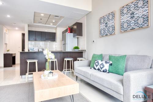Overlooking Marina Canal 1BR Close to Mall, Promenade & Beach, Bay Central 1, Dubai Marina by Deluxe Holiday Homes, Dubaï (photo 7)