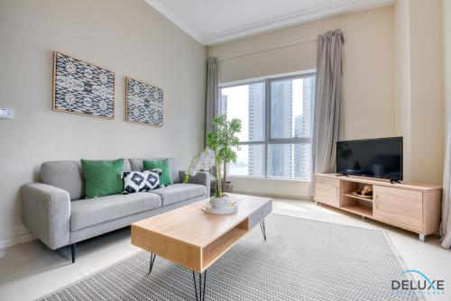 Overlooking Marina Canal 1BR Close to Mall, Promenade & Beach, Bay Central 1, Dubai Marina by Deluxe Holiday Homes, Dubaï (photo 4)
