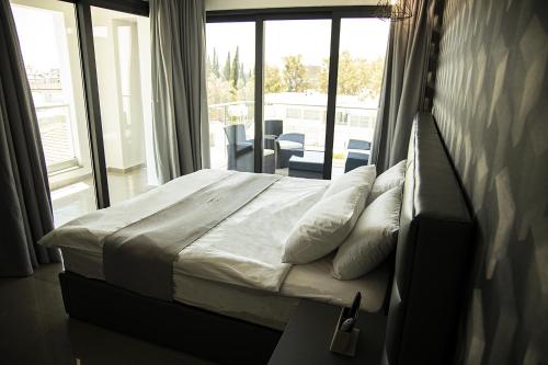 Jimmy's Suites - image 9