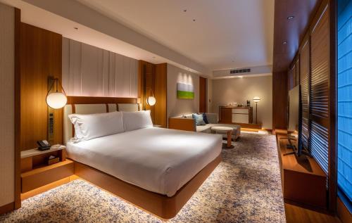 1 King bed Premium Club