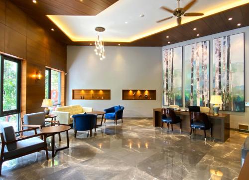 Лоби, Rosefinch Sarovar Portico Bhimtal in Найнитал