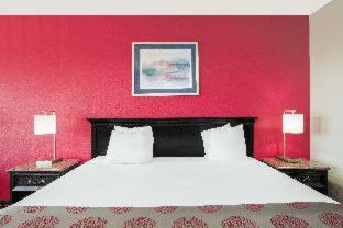 Ramada by Wyndham Edgewood Hotel & Conference Center in Edgewood, USA