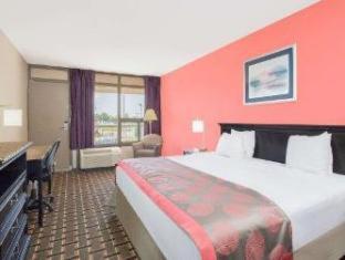 Ramada by Wyndham Edgewood Hotel & Conference Center in Edgewood, USA