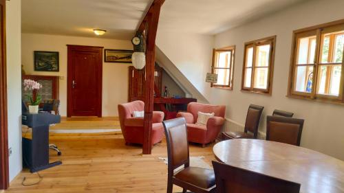 Shared lounge/TV area, Farma Hermina in Jilemnice