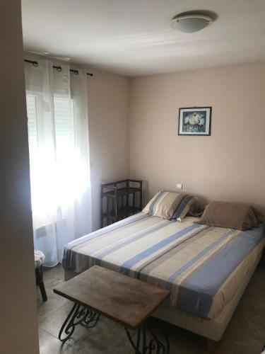 Chambre 3 BEZIERS VILLENEUVE - Pension de famille - Villeneuve-lès-Béziers