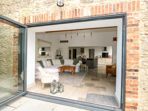 The Coach House - image 9