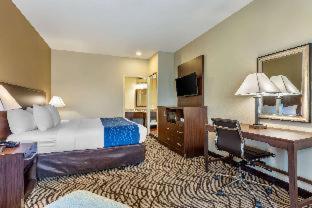 Comfort Inn & Suites Orange County John Wayne Airport