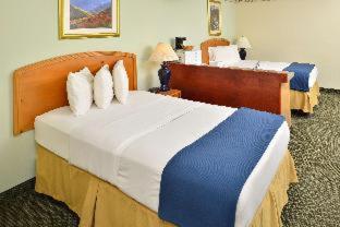 Americas Best Value Inn & Suites Three Rivers