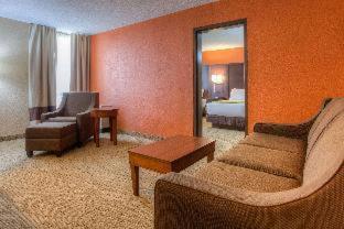 Comfort Inn and Suites Evansville Airport