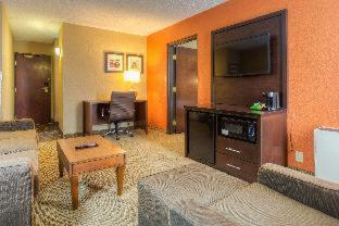 Comfort Inn and Suites Evansville Airport