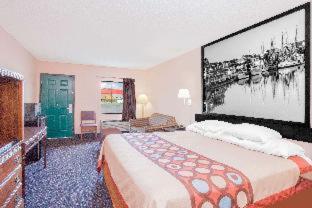Super 8 by Wyndham Columbia, Columbia (photo 6)