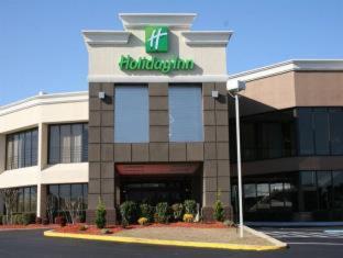 Ramada Plaza by Wyndham Fayetteville Fort Bragg Area