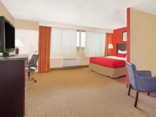 Ramada Plaza by Wyndham Fayetteville Fort Bragg Area