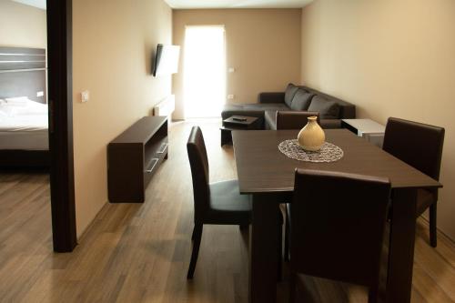 Belvedere Hills Luxury Apartments and Spa - image 3