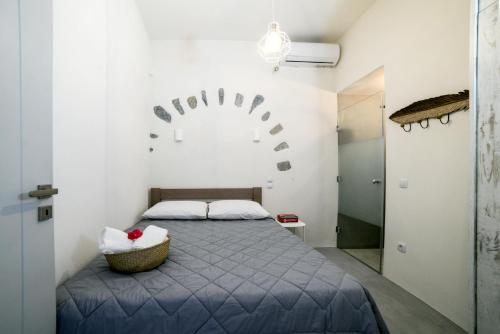 Amphoras Apartments