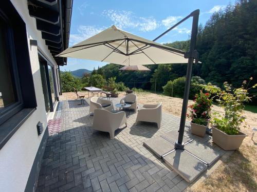 Ferienhaus-Heckelmann Diefenbach 2.2km von Flußbach entfernt