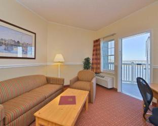 Comfort Suites Chincoteague Island Bayfront Resort