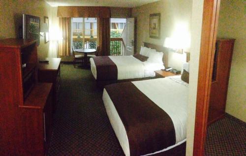Queen Room with Two Queen Beds