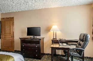 Comfort Inn & Suites Pacific - Auburn