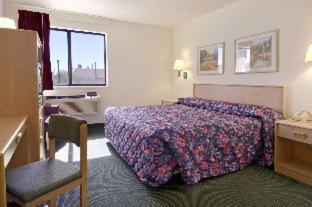 1 king bed, 2 sofa beds