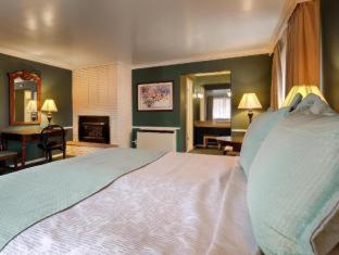 2 queen beds