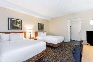 La Quinta Inn & Suites by Wyndham Orlando South