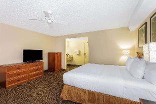 La Quinta Inn & Suites by Wyndham Orlando South