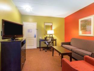 Comfort Suites East