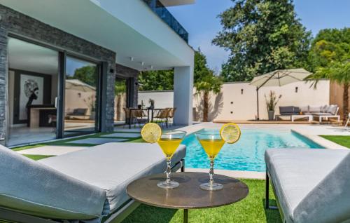 Superb Design Villa Medulin - Accommodation