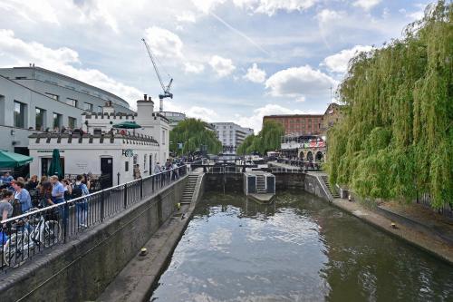 Fantastic Stays at Camden 2