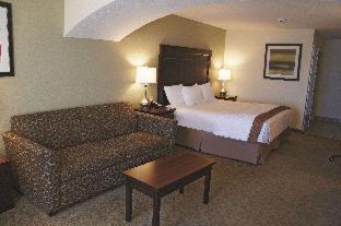 La Quinta Inn & Suites by Wyndham Bismarck photo