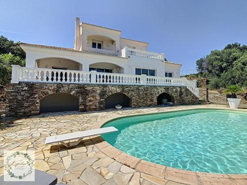 . Seaview villa Marlau
