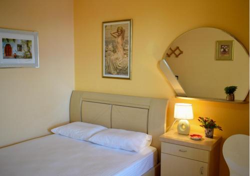 Studios and Apartments Meri Studios and Apartments Meri