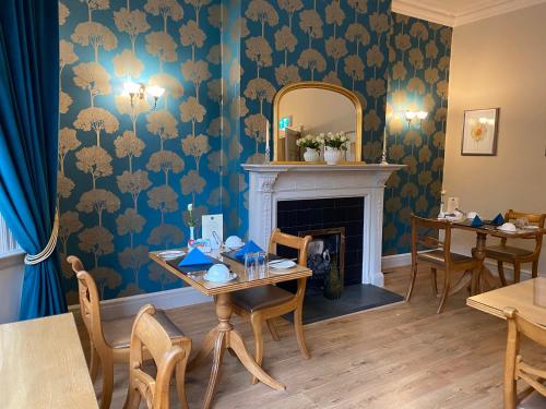 Ashbourne House - image 8