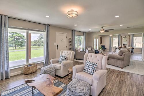 Chic Lakehouse with Deck Fire Pit Walk to Golf - image 2