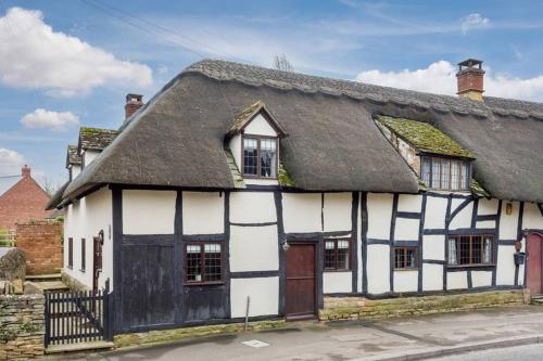 Cotswold Thatched Cottage, , Warwickshire