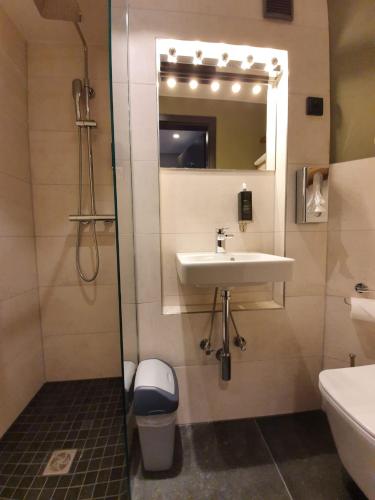 Munich Rooms - image 8