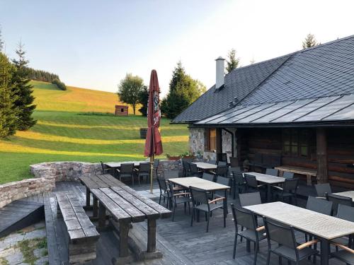 ระเบียง/ชานเรือน, Sruby Haida in เซอร์เวนี คอสเตเลซ