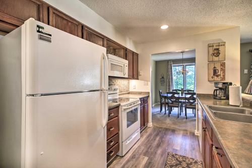 Pet-Friendly Condo Less Than 2 Mi to Ski Wintergreen! - image 4