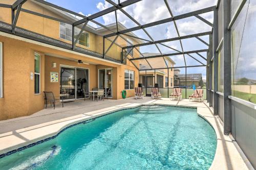 Colorful Family Villa with Game Room, 8 Mi to Disney Orlando