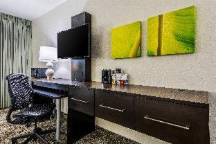 Oasis Hotel & Conv. Center, Ascend Hotel Collection