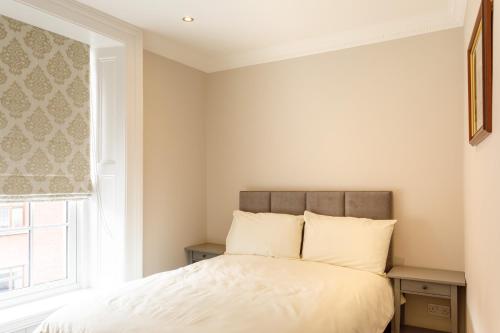 Molloys Apartments - image 10
