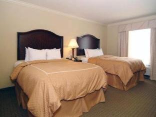 Spark by Hilton Cincinnati Fairfield