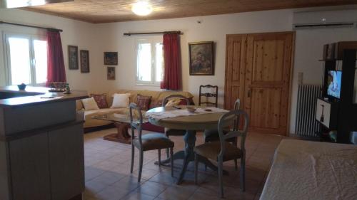 Mallios Home FLOKA close to Ancient Olympia in Flokas (Olympia)