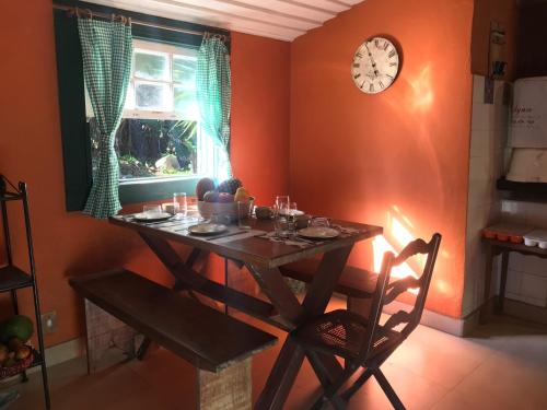 Casa Colonial em Praia Paradisiaca in Barra de Sao Joao (Rio de Janeiro)