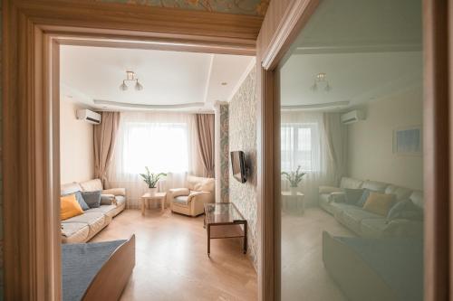 Apartment Adoratskogo 1A - image 6