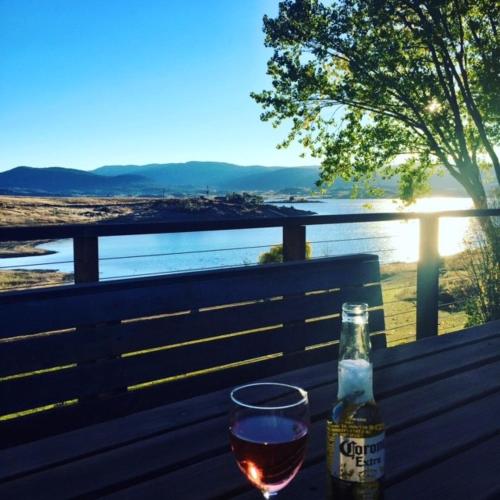 Siesta Villa Stop at Siesta Villa to discover the wonders of Jindabyne. The hotel has everything you need for a comfortable stay. Take advantage of the hotels free Wi-Fi in all rooms, car park, family room, resta