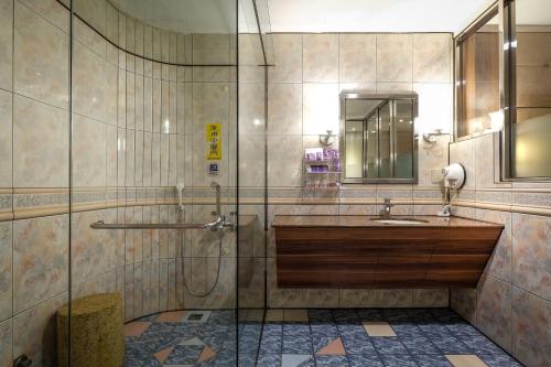 서리얼 모텔 - 루저우 지점